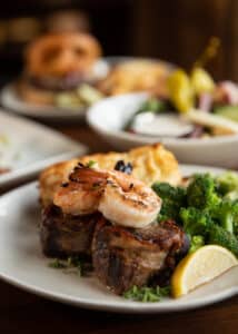 0J5A7501 FINAL Steak-Shrimp mix